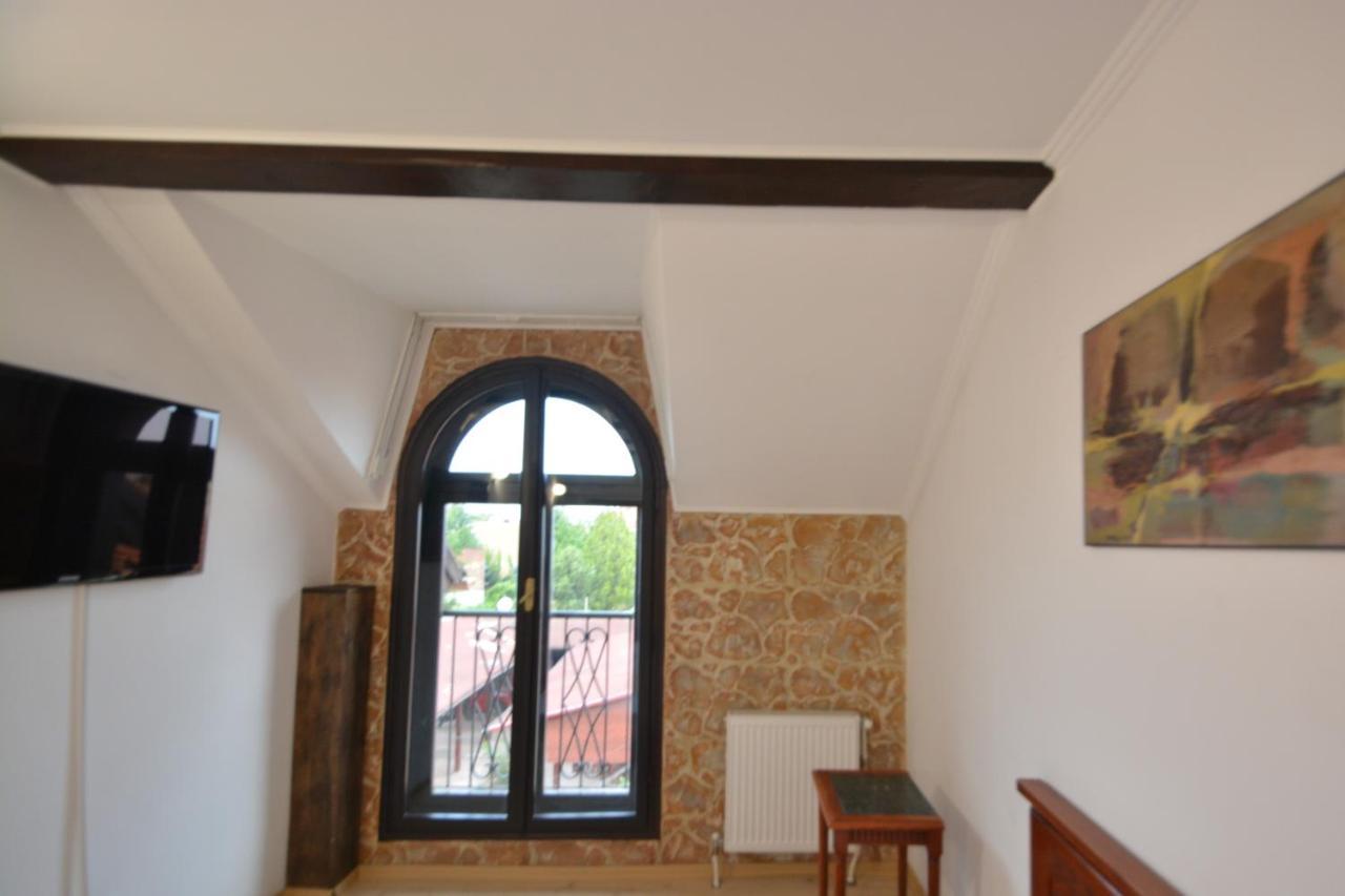 Gala - Guesthouse Oradea Exterior foto