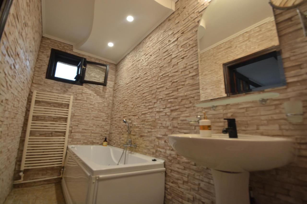 Gala - Guesthouse Oradea Exterior foto